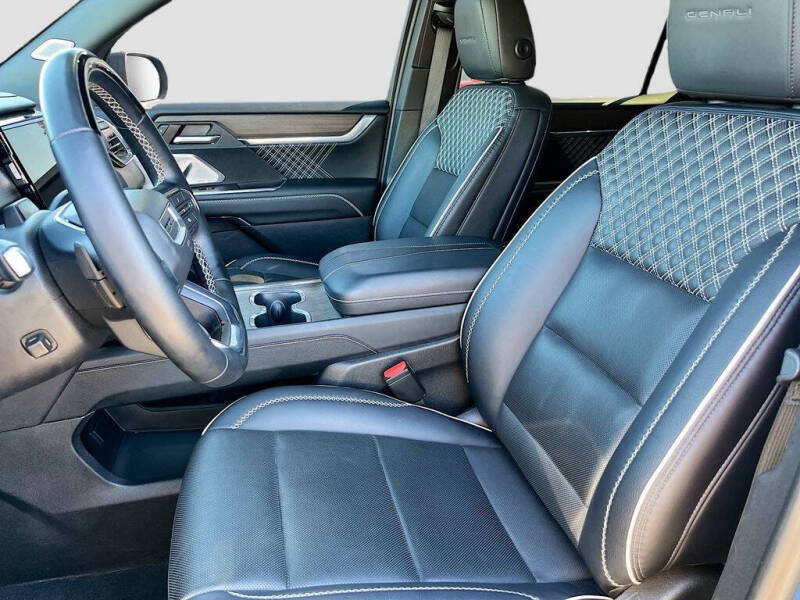 2024 GMC Acadia Denali