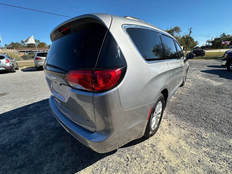 2017 Chrysler Pacifica Touring-L