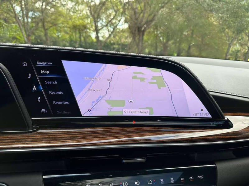 2022 Cadillac Escalade Premium Luxury