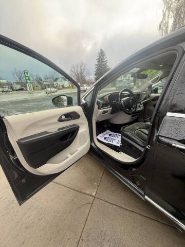 2017 Chrysler Pacifica Touring Plus