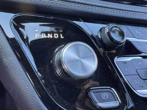 2024 Chrysler Pacifica Plug-In Hybrid Select