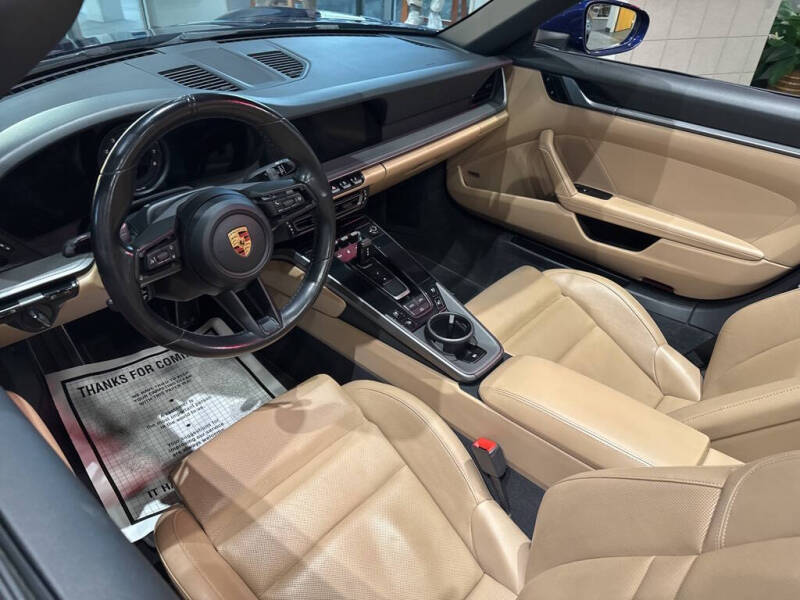 2020 Porsche 911 Carrera