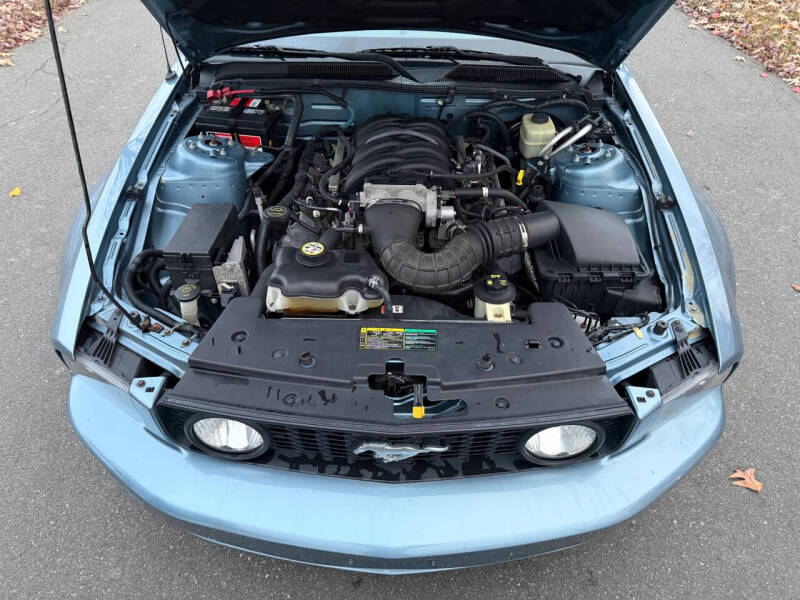 2005 Ford Mustang GT Premium