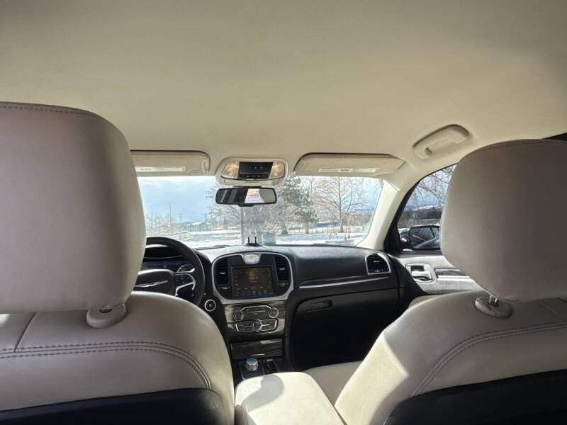 2015 Chrysler 300 Limited