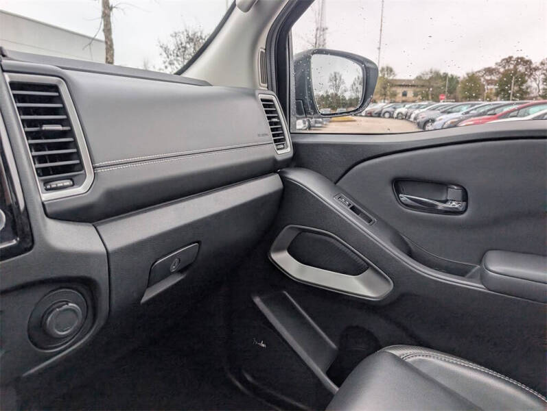 2022 Nissan Frontier SV