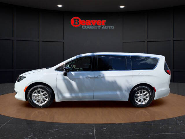 2027 Chrysler Pacifica LX
