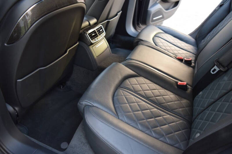 2015 Audi S8 4.0T quattro