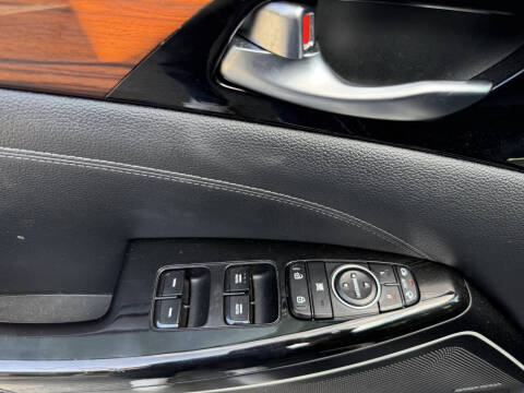 2017 Kia Cadenza Premium