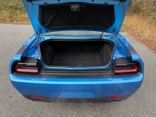 2016 Dodge Challenger 392 HEMI Scat Pack Shaker