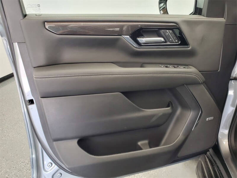 2025 GMC Yukon Elevation