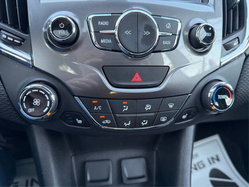 2017 Chevrolet Cruze LT Auto