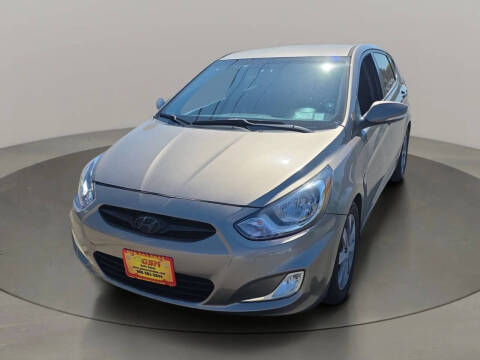 2013 Hyundai Accent SE