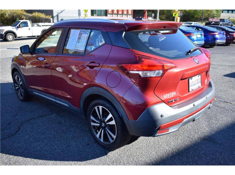 2020 Nissan Kicks SR