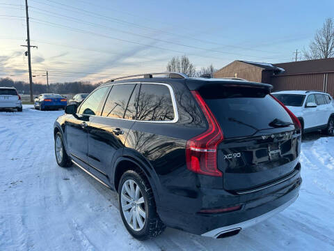 2016 Volvo XC90 T6 Momentum