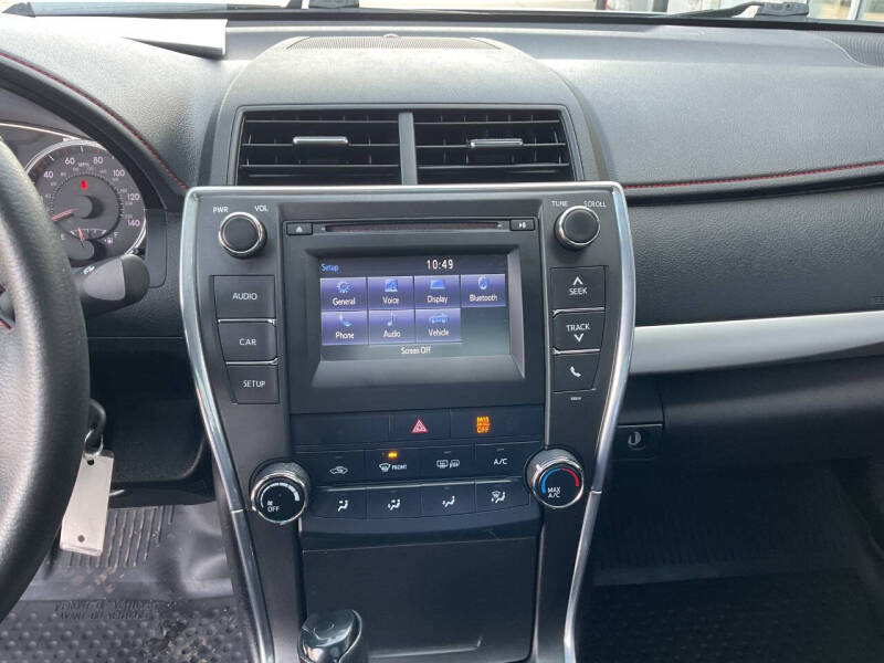 2017 Toyota Camry SE