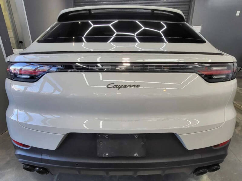 2023 Porsche Cayenne Coupe Platinum Edition