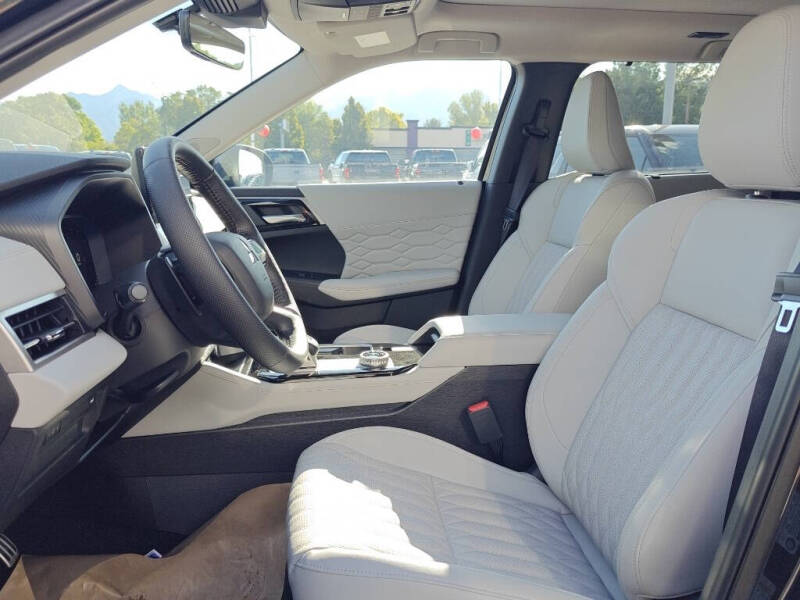 2025 Mitsubishi Outlander SEL