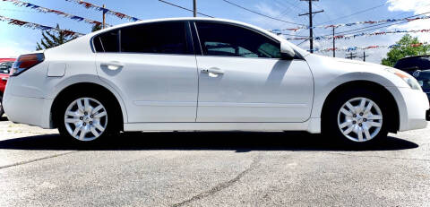 2009 Nissan Altima for sale at SMART DOLLAR AUTO in Milwaukee WI