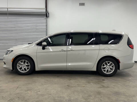 2017 Chrysler Pacifica LX