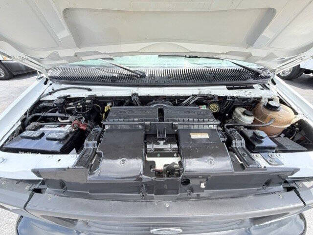 2003 Ford E-Series E-350 SD