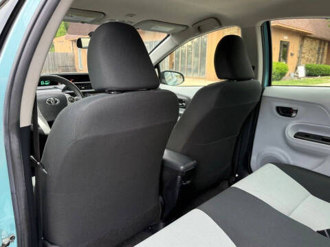 2013 Toyota Prius c Two