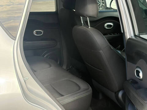 2017 Kia Soul +