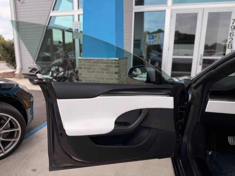 2022 Tesla Model S Plaid