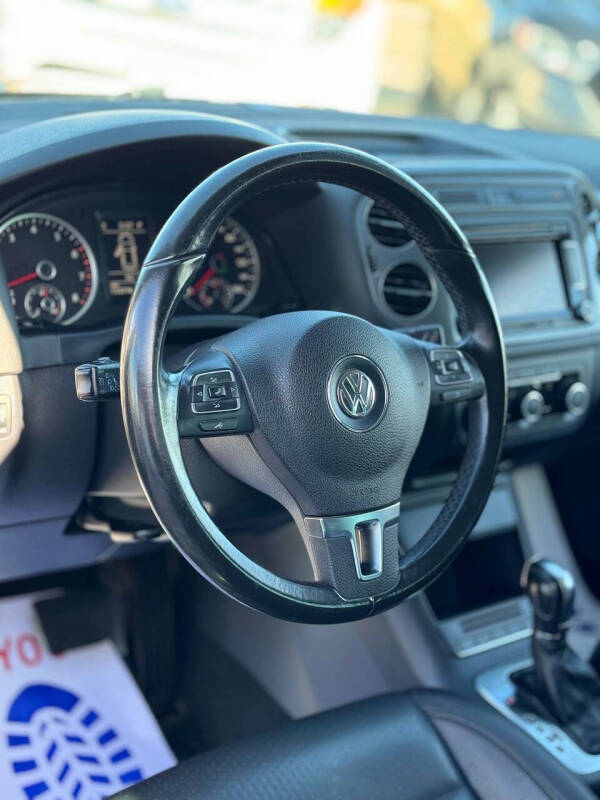 2012 Volkswagen Tiguan SEL 4Motion