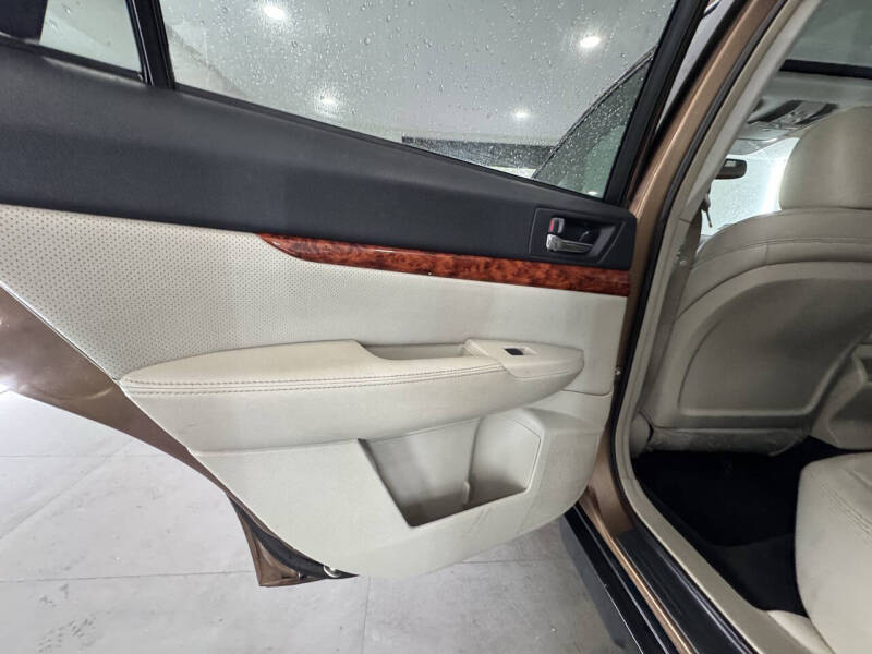 2011 Subaru Outback 2.5i Limited