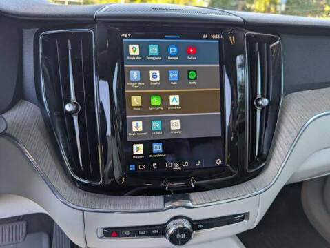 2023 Volvo XC60 B5 Plus Dark Theme