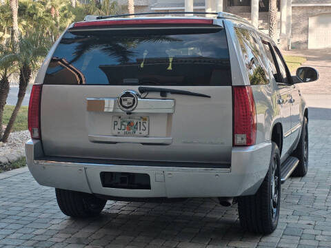 2010 Cadillac Escalade Luxury