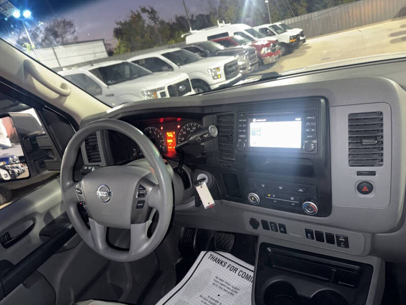 2019 Nissan NV 2500 HD SV