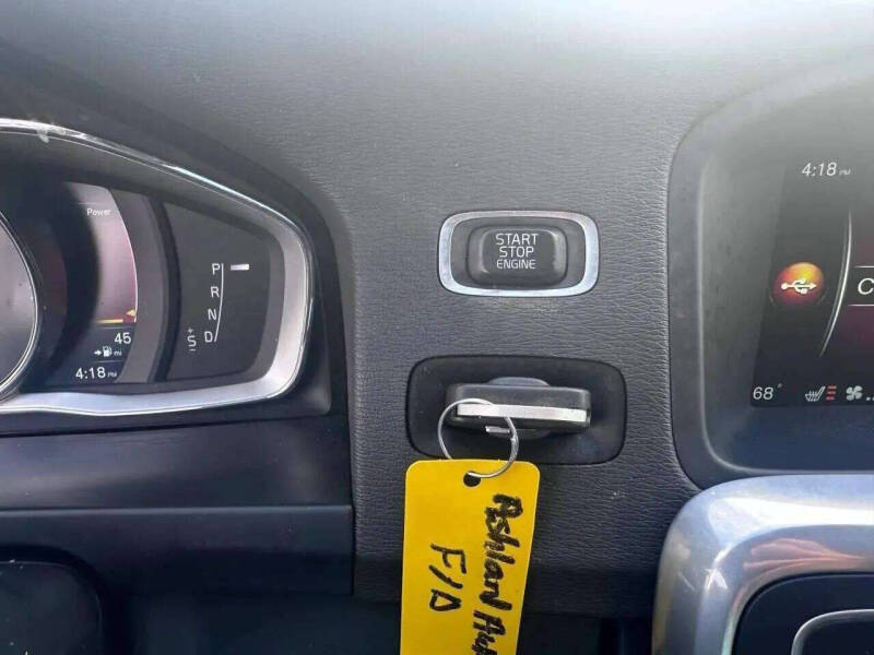 2016 Volvo V60 Cross Country T5