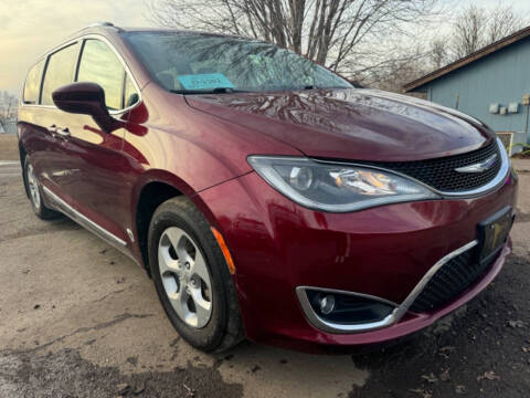 2017 Chrysler Pacifica Touring-L Plus