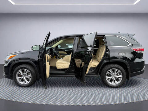 2016 Toyota Highlander LE
