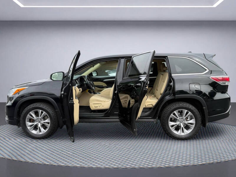 2016 Toyota Highlander LE