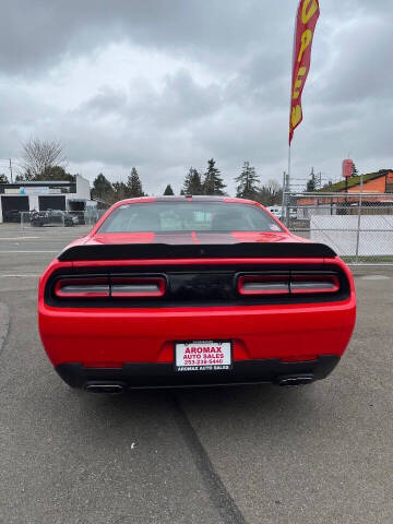 2021 Dodge Challenger SXT
