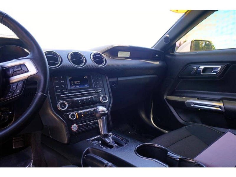 2017 Ford Mustang V6