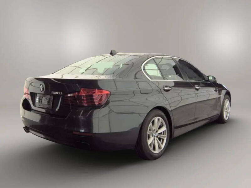 2016 BMW 5 Series 528i