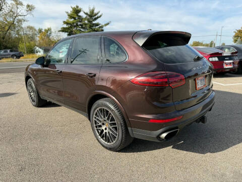 2017 Porsche Cayenne Platinum Edition