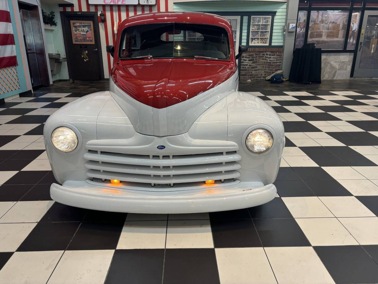 1946 Ford Tudor 37