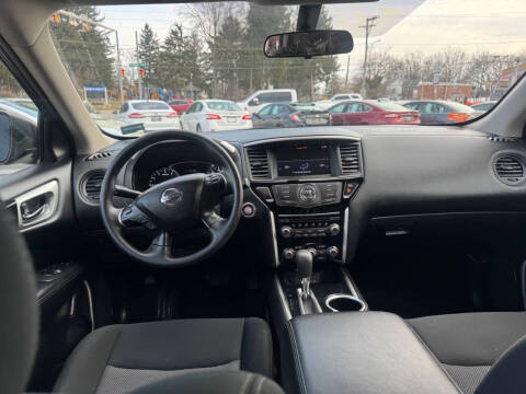 2019 Nissan Pathfinder S