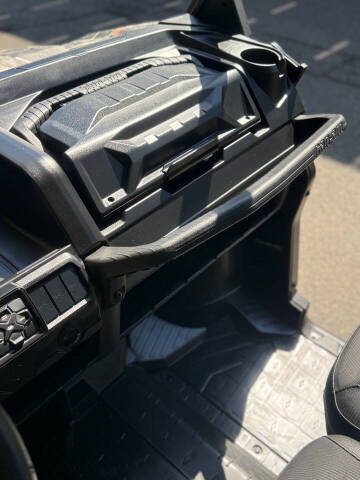2025 Can-Am Defender Max XT HD10