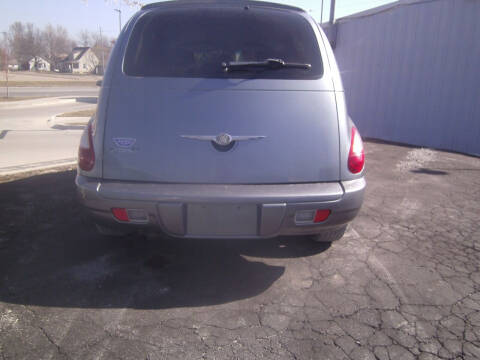 2009 Chrysler PT Cruiser for sale at MITRISIN MOTORS INC in Oskaloosa IA