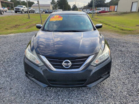 2017 Nissan Altima for sale at Auto Guarantee, LLC in Eunice LA