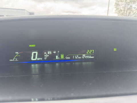 2016 Toyota Prius v Two