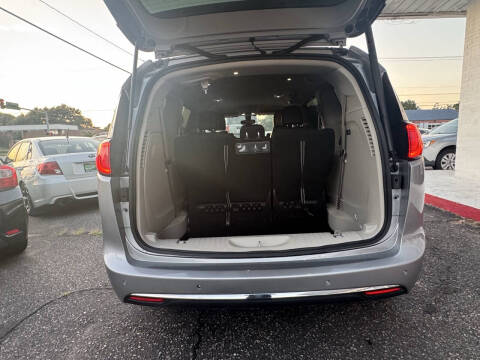 2020 Chrysler Pacifica Touring L