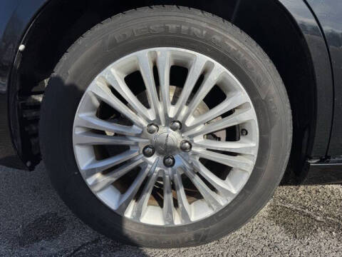 2012 Chrysler 300 C Luxury Series