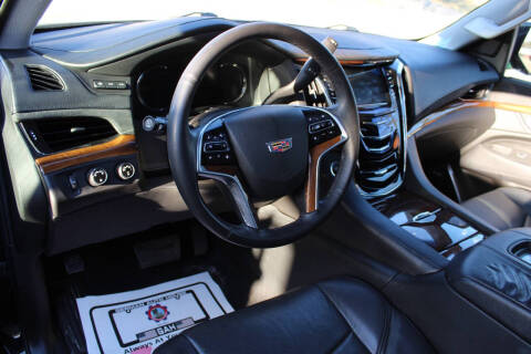 2017 Cadillac Escalade Luxury