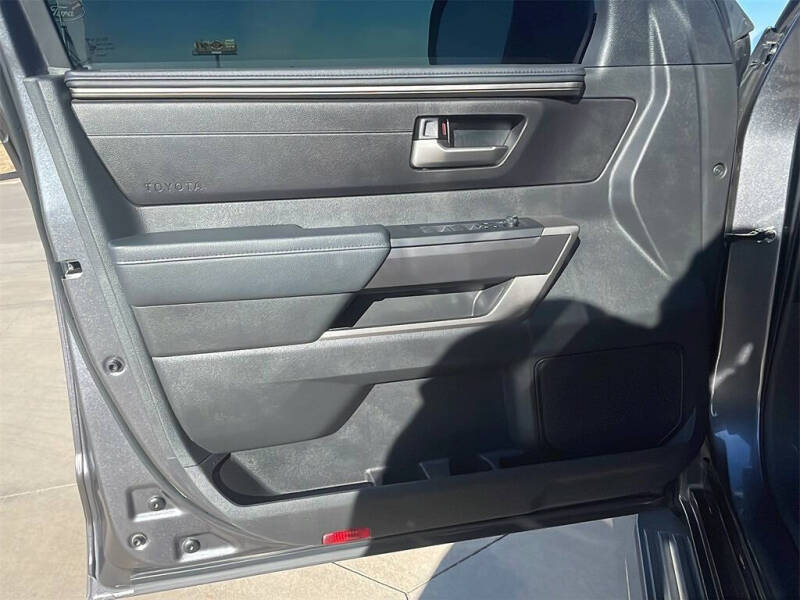 2025 Toyota Sequoia SR5